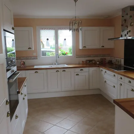 La Maison Du Bonheur Проживание в семье